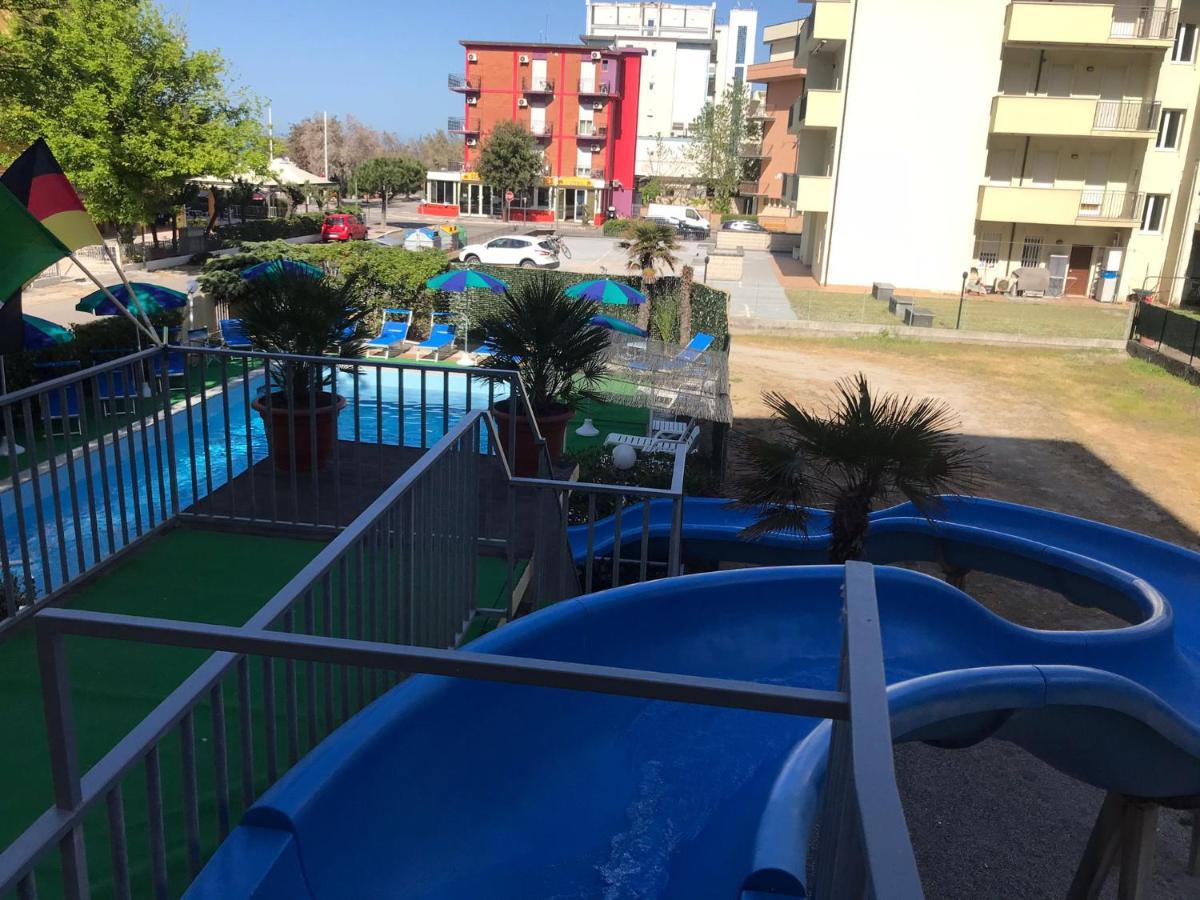 Club Hotel Residence Cesenatico Exterior photo