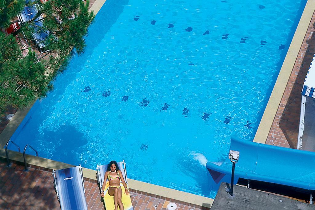 Club Hotel Residence Cesenatico Exterior photo