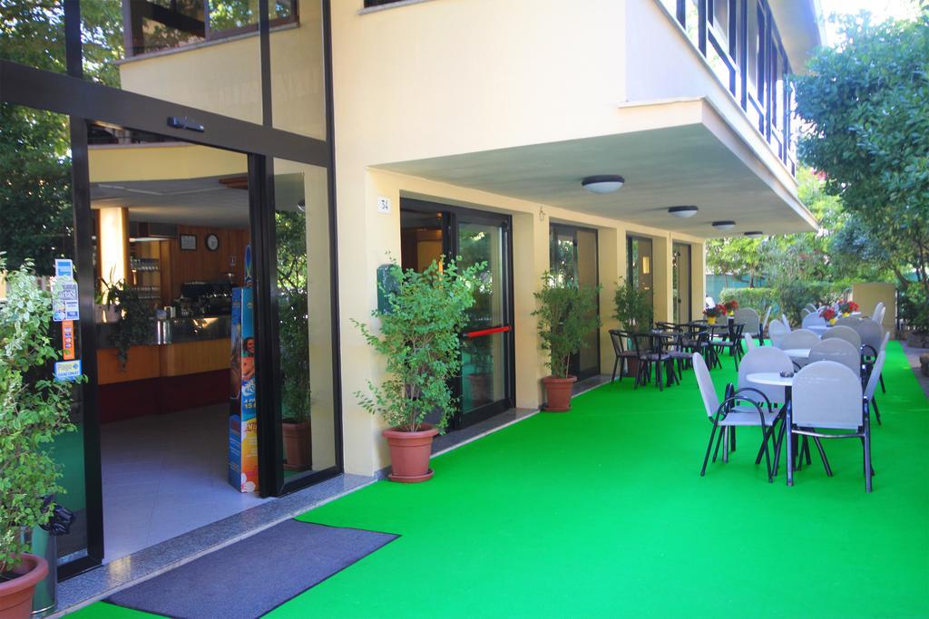 Club Hotel Residence Cesenatico Exterior photo